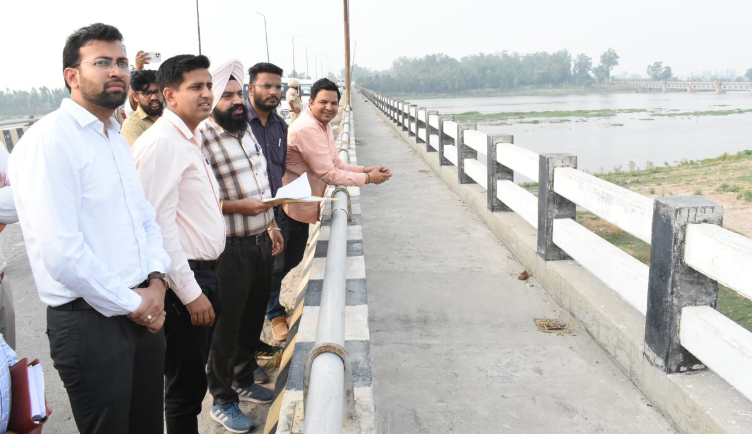 Strengthening works going on war footing at Satluj River: DC reviews flood protection works