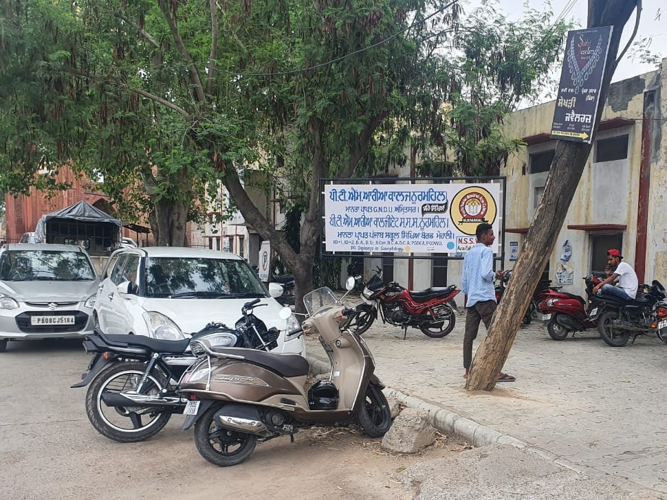 Remove encroachment from approach road to Nurmahal Sarai: residents to CM.