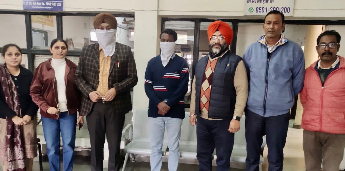 Vigilance Bureau arrests Water Supply Sanitation  SDO, Fitter Helper for demanding Rs one lakh bribe