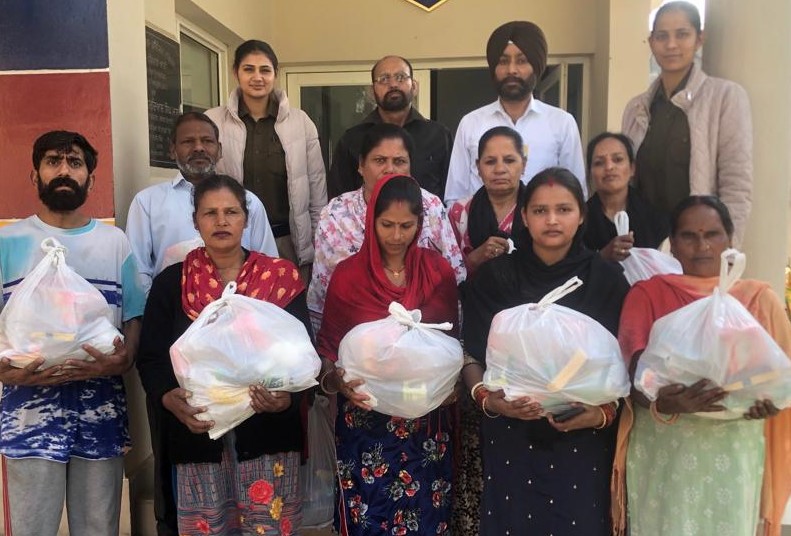 Nakodar police Saanjh Kendra distributes ration
