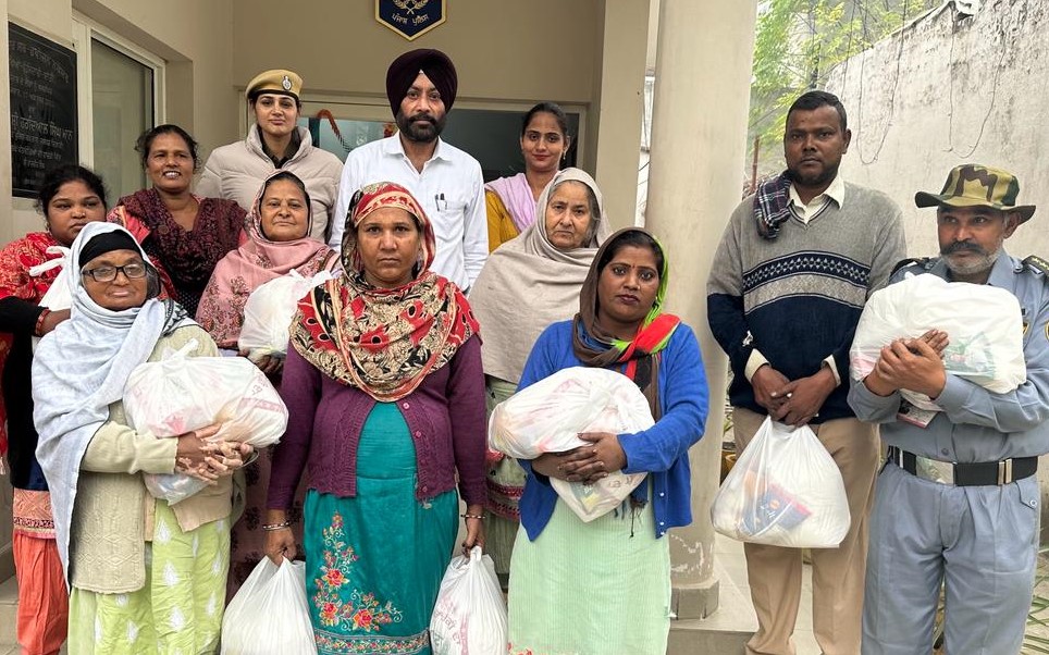 Nakodar police Saanjh Kendra distributes ration