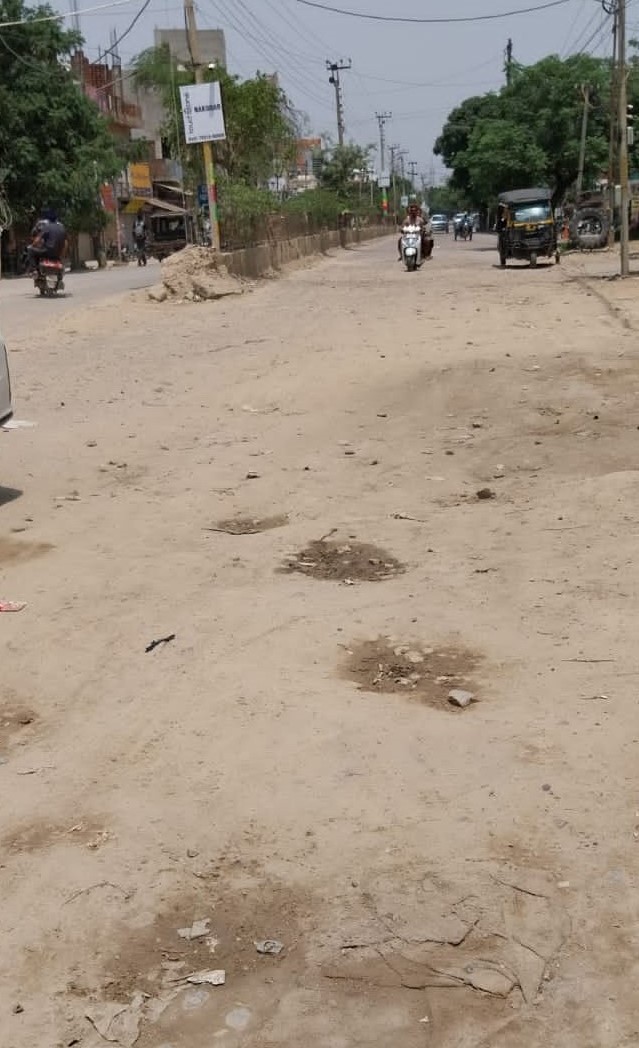Jalandhari Pulli road stretch continues to be headache for residents.