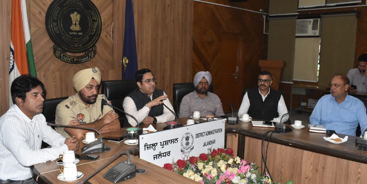 DC orders joint patrolling by civil, police officials to rein in farm fires, joint meetings with SDMs, DSPs  SHOs