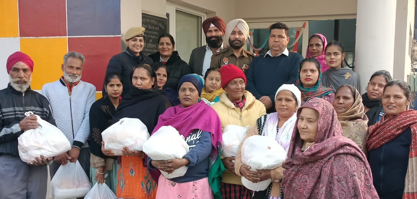 Nakodar police Saanjh Kendra distributes ration