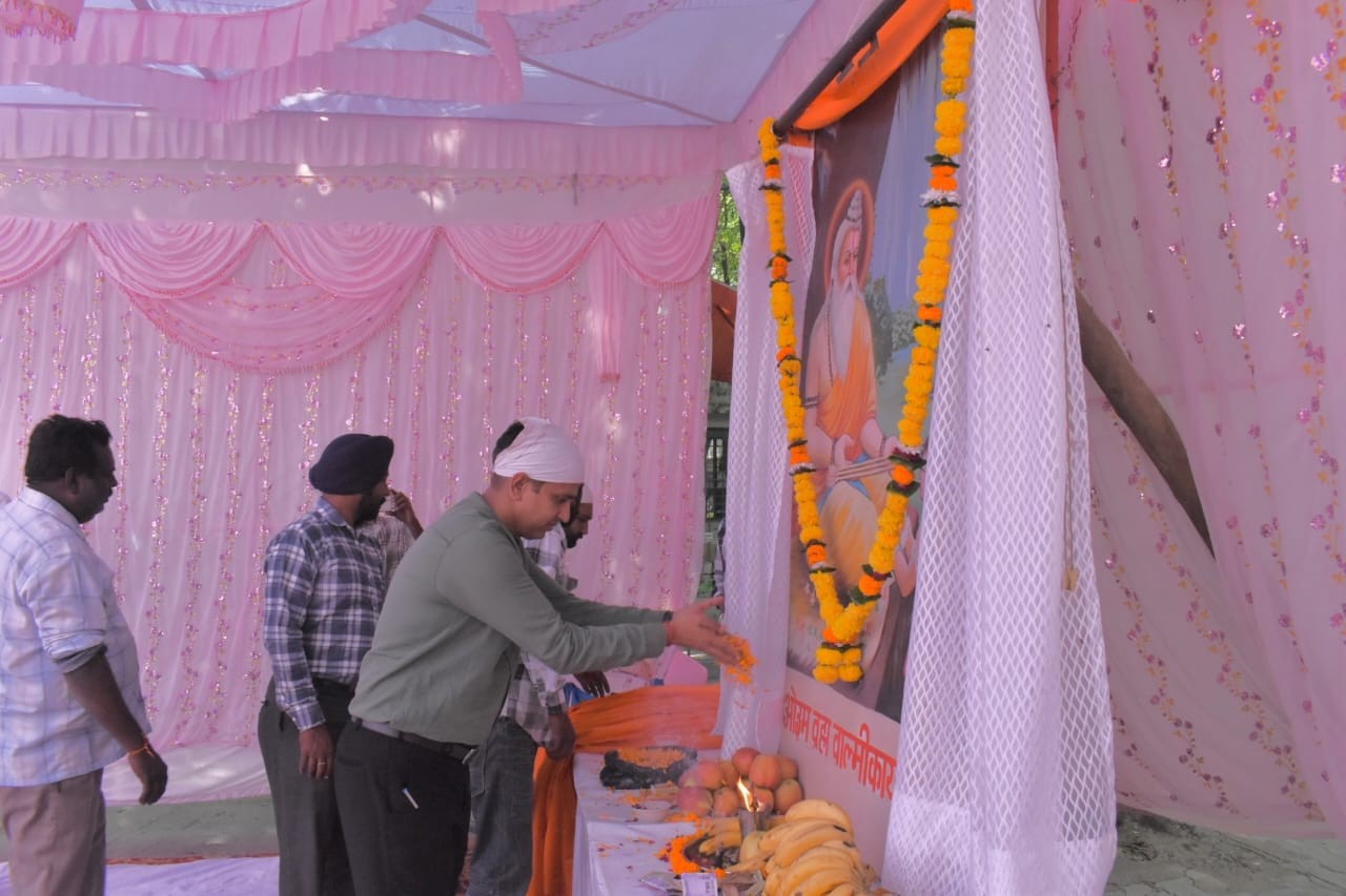 Follow teachings of Bhagwan Valmiki Ji for  harmonious society; DC