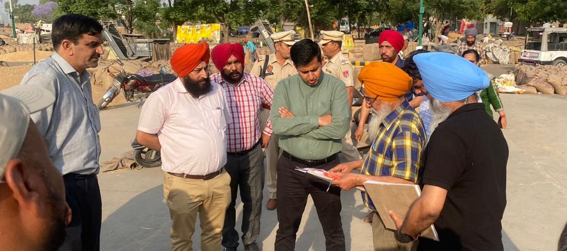 DC reviews wheat procurement in Phillaur