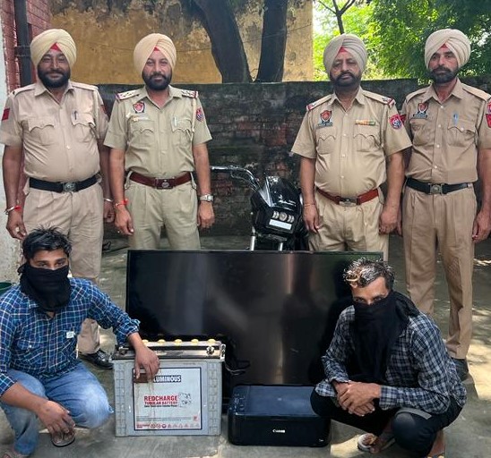 Two thieves arrested for stealing from shop