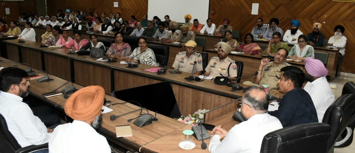 DC directs school managements to ensure compliance with  “Safe School Vahan” policy 