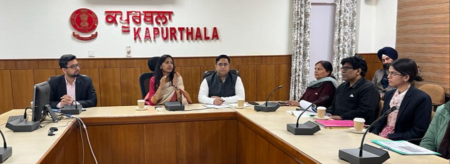 DDG UIDAI and Deputy commissioner reviews updation/enrollment of Aadhaar