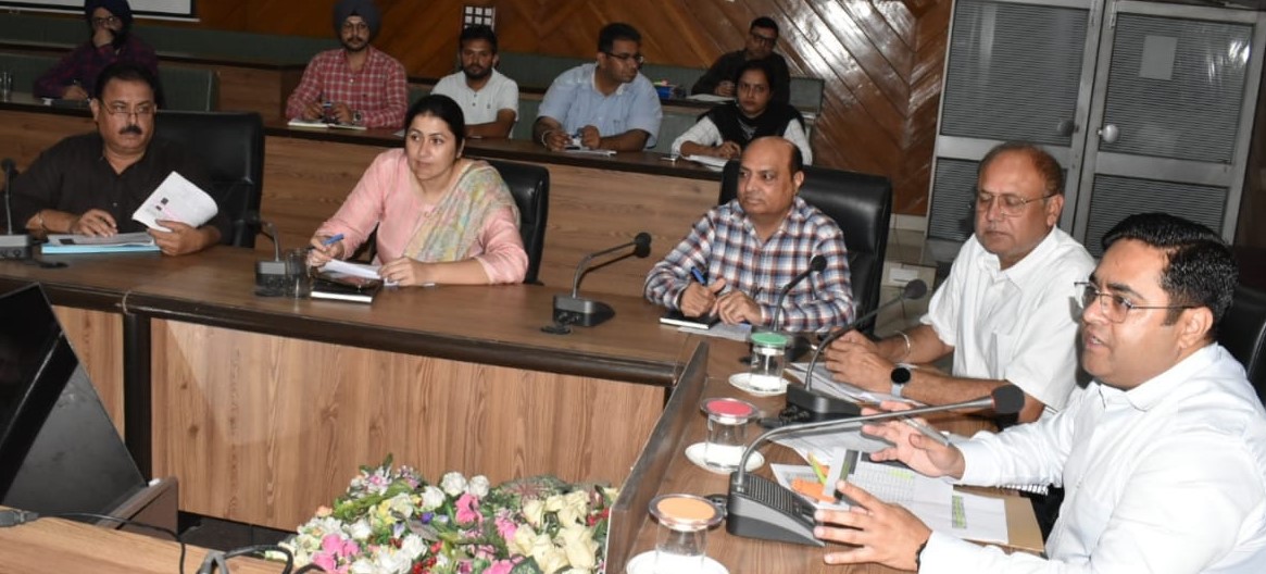 “Khed Maidan” ,“Jal Talab” projects must be completed on war footing :DC