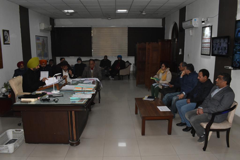 Deputy Commissioner Reviews issues of Leather Industry