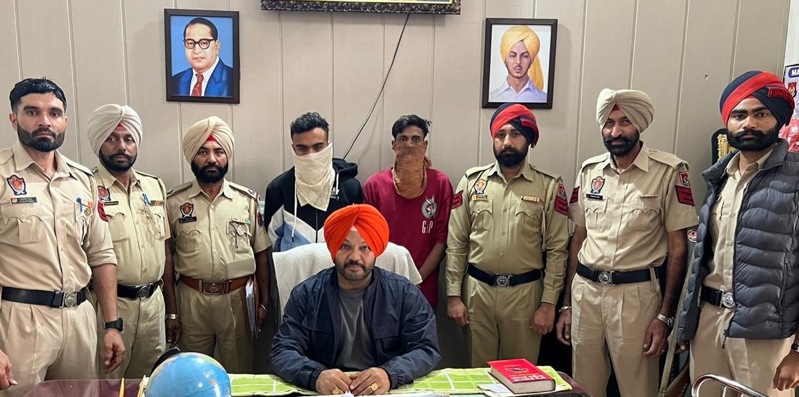 Two arrested for snatching cash, mobile.