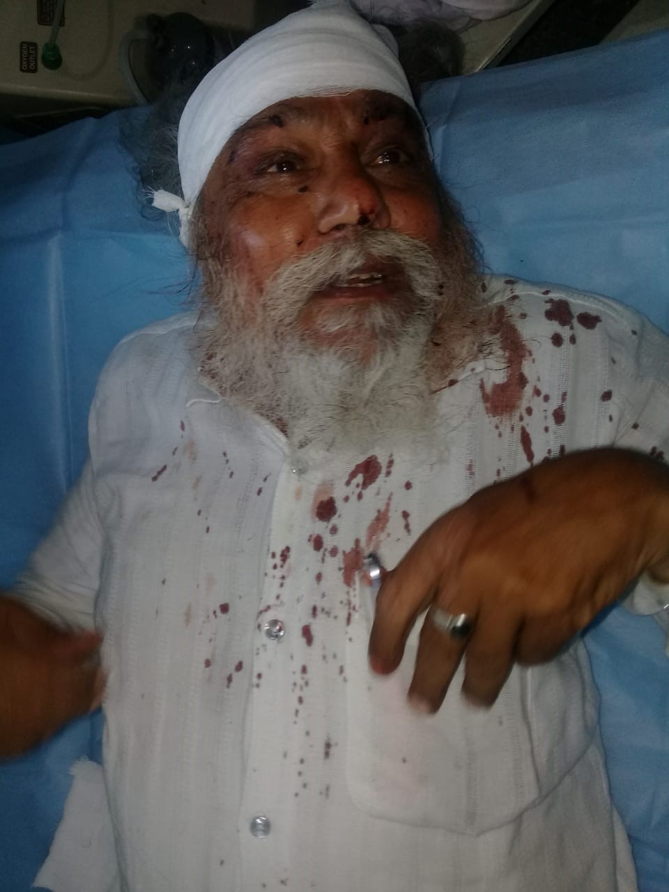 Two unidentified snatchers booked for attempt to loot old man
