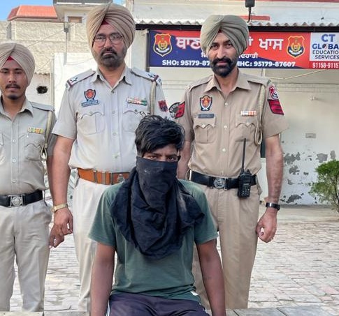 Two proclaimed offenders arrested