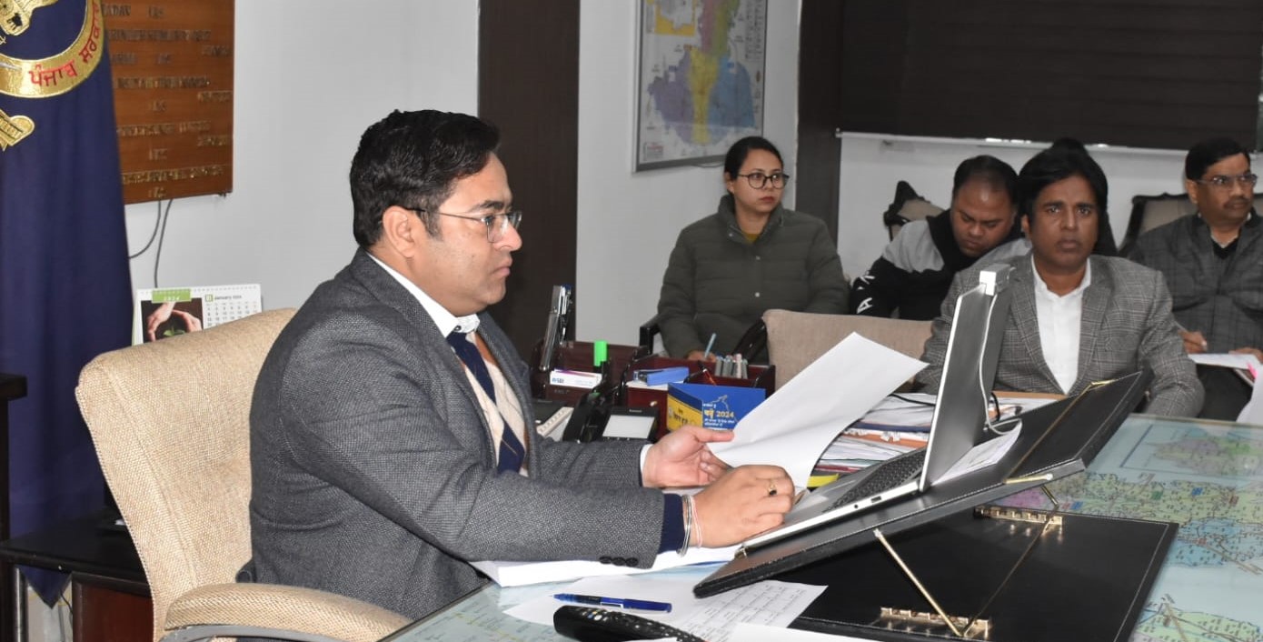 DC urges residents to avail maximum benefits with 1076 helpline