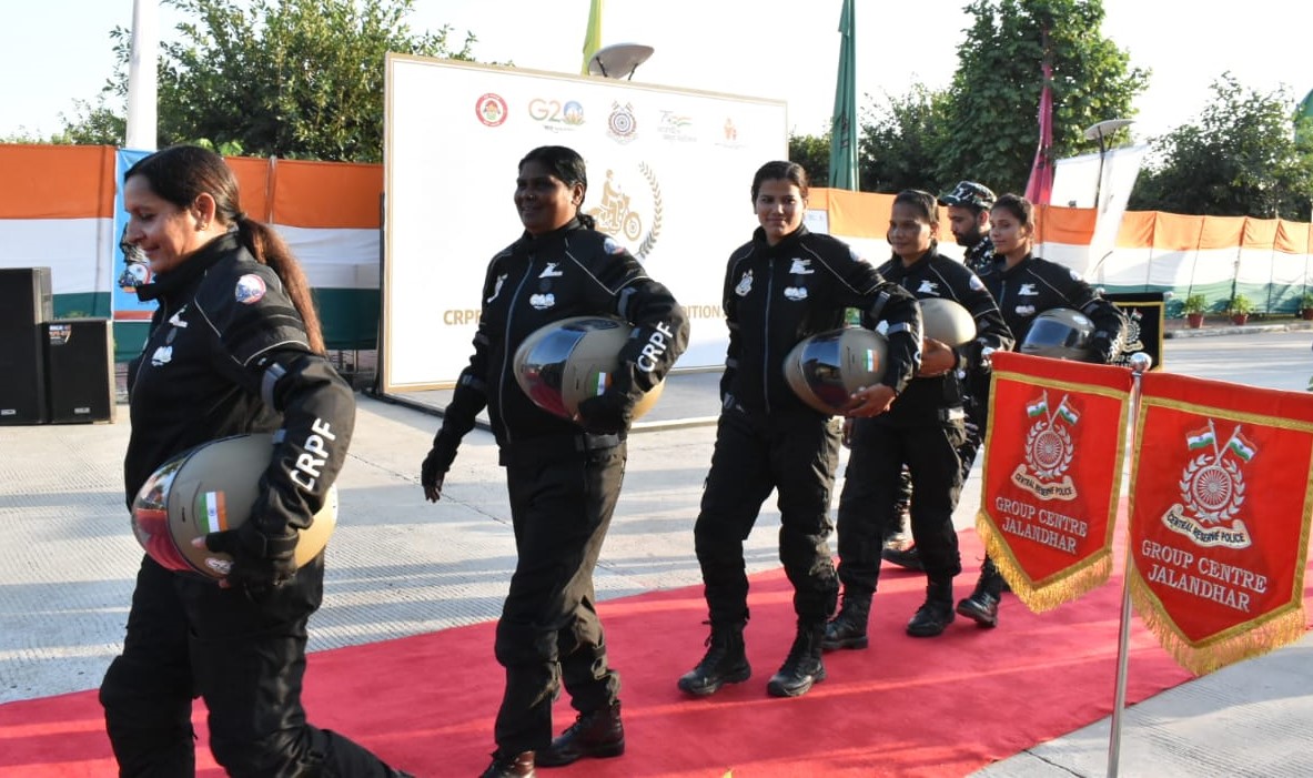 Administration welcomes CRPF's female bike expedition in Jalandhar