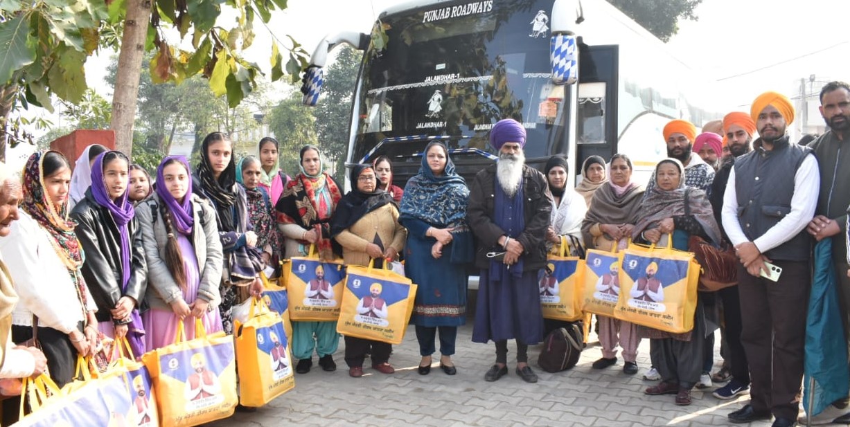 Bus under Mukh Mantri Teerth Yatra Scheme flagged off in Kartarpur