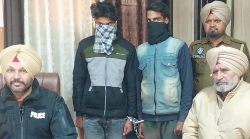 Two migrant thieves arrested for stealing shuttering items.